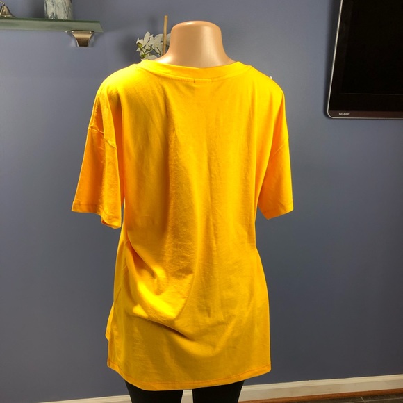 PINK Victoria’s Secret Campus Tee NWOT - Picture 3 of 7